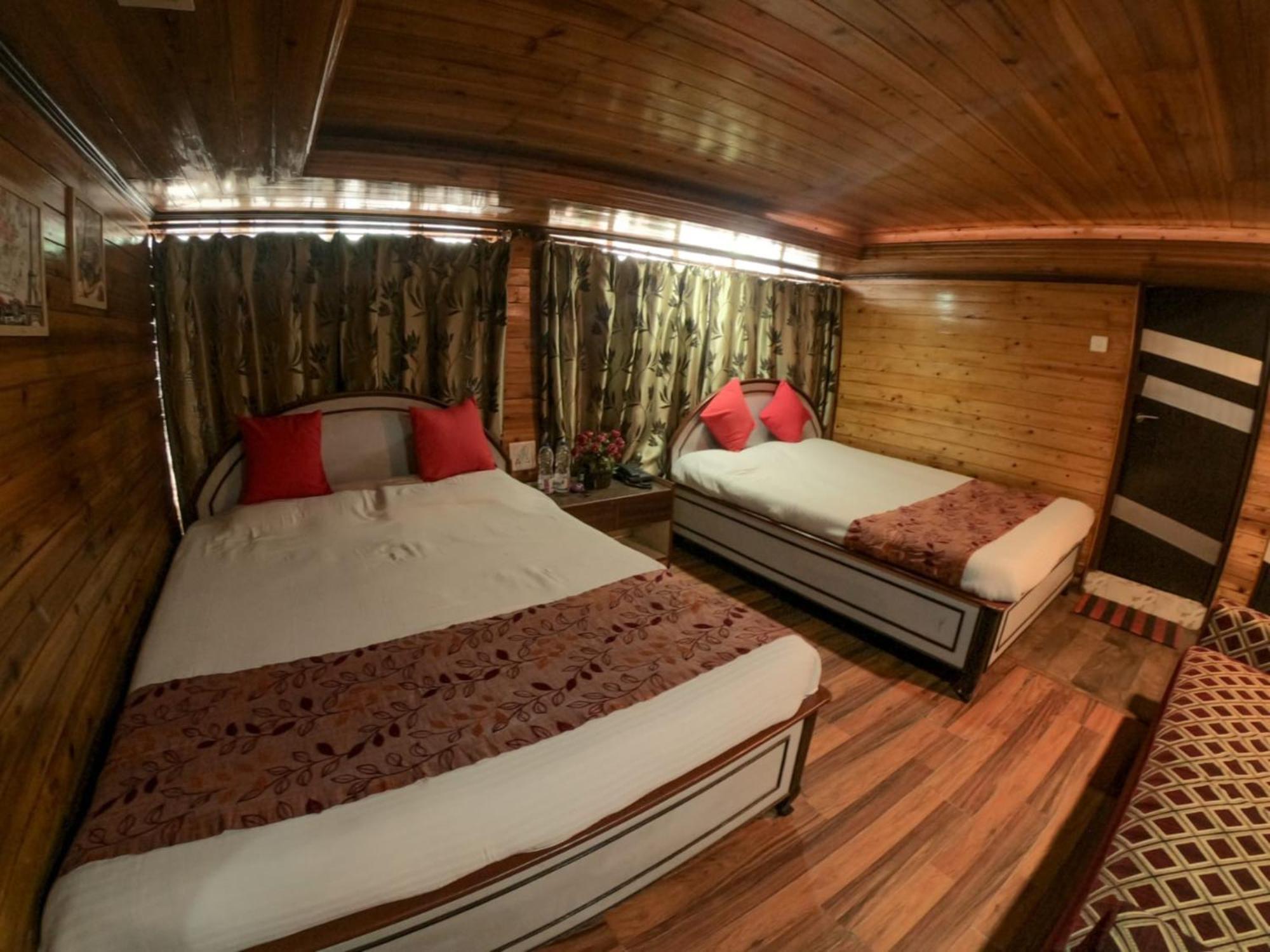 Grg Broadway Mall Road Darjeeling By Royal Collection Hotel 외부 사진
