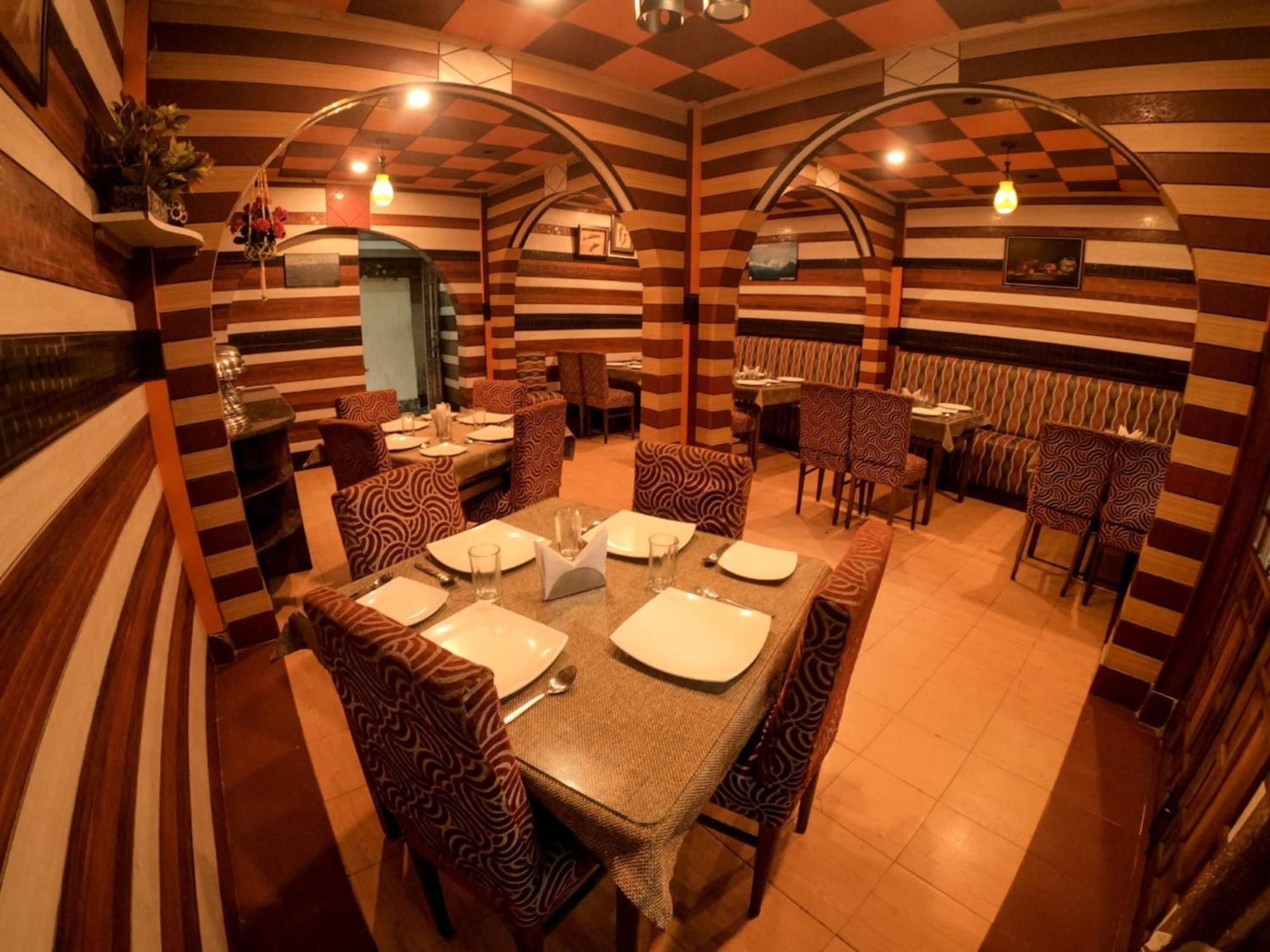 Grg Broadway Mall Road Darjeeling By Royal Collection Hotel 외부 사진