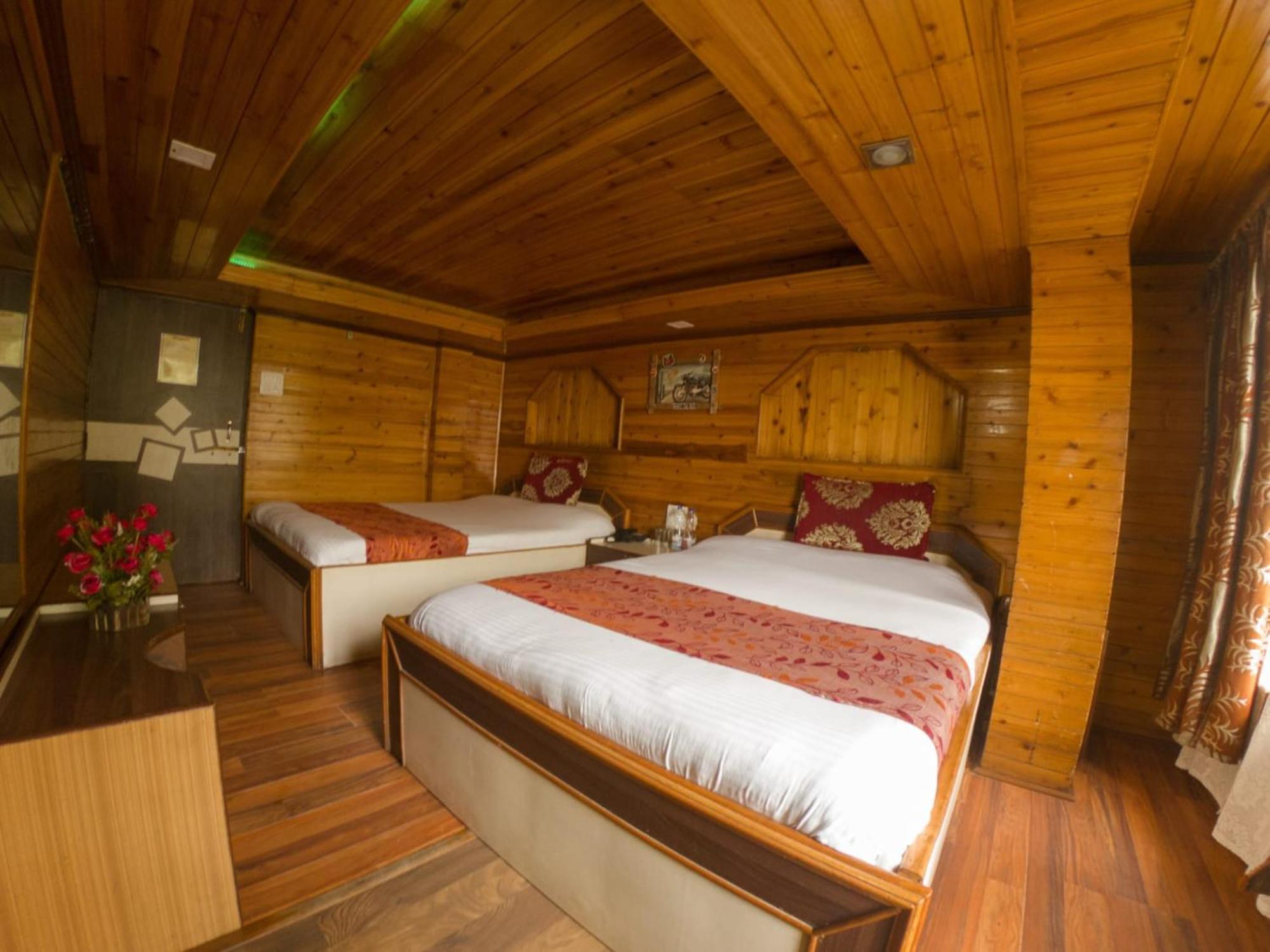 Grg Broadway Mall Road Darjeeling By Royal Collection Hotel 외부 사진